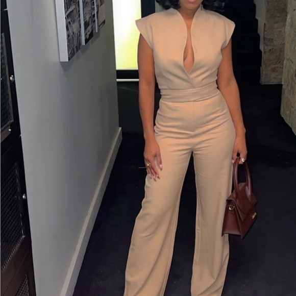Tan jumpsuit XS !! Oddmuse - Picture 3 of 5